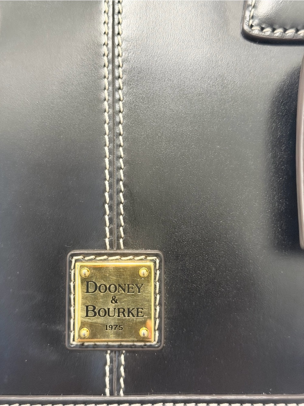 Dooney & Bourke Selleria Florentine Domed Satchel in black leather. - Picture 2 of 14